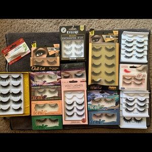 45 piece lot of make- up / eyelash Extensions